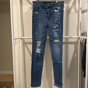 American Eagle Hi Rise Distressed Jagging